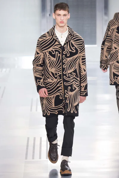 Look 38